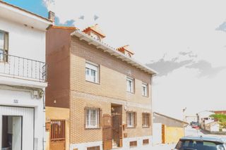 Haus  Prim. Casa de 4 plantas  patio parcela de 66 m2 en añover de tajo tole