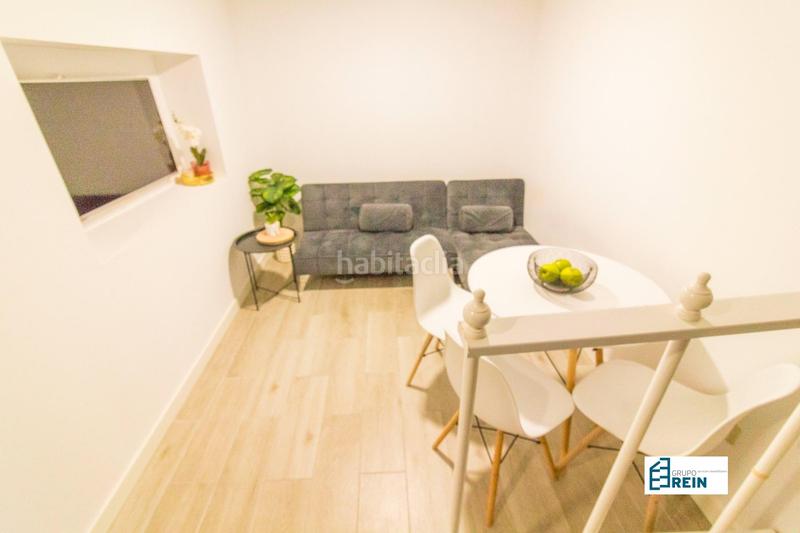 Foto 2a51fbdd-c82b-4167-a3d7-0c01e739570d. Local comercial precioso local convertido en apartamento de dos habitaciones en Madrid