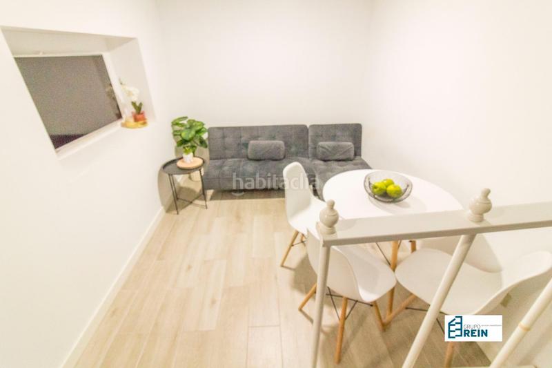 Foto 3cb4d661-e2bb-4d67-be36-2fc024cd1071. Local comercial precioso local convertido en apartamento de dos habitaciones en Madrid