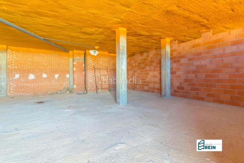 Foto b5c715fc-2a0f-4a15-ba1c-ca262a52fe67. Local commercial dans calle dulcinea 11 dans Recas