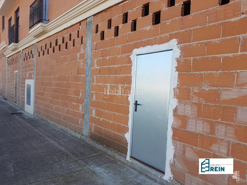 Foto ace56b0c-2987-4bb5-bbff-e734ae107456. Local comercial a calle dulcinea 11 a Recas