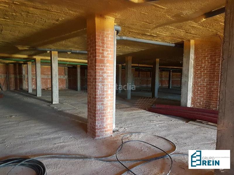 Foto e0b5a9a0-4d1c-45af-9e51-0f49e84c57b4. Local comercial a calle dulcinea 11 a Recas