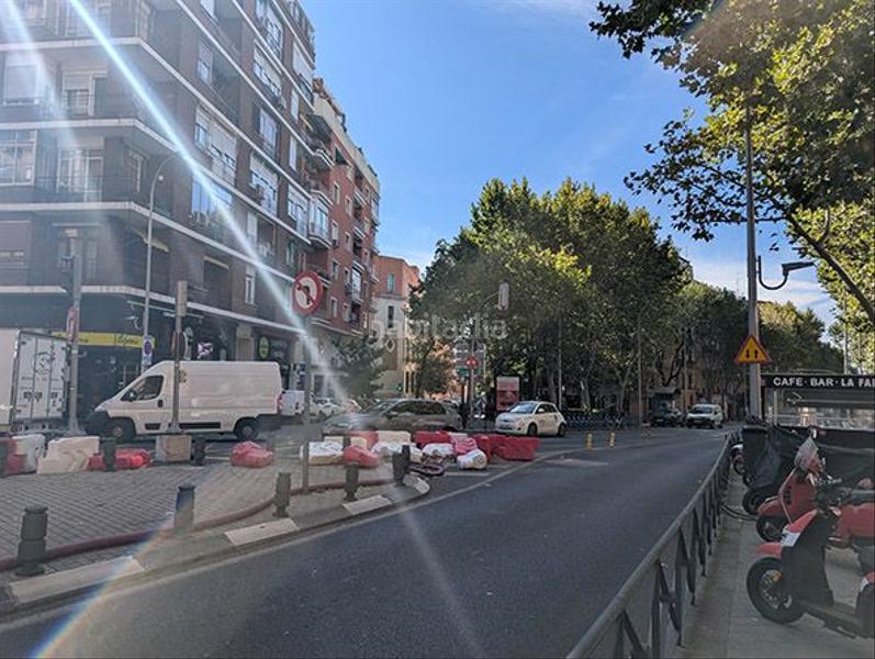 Foto adba331c-4fc9-43e4-b170-bc6261a1fcd8. Local comercial a Embajadores-Lavapiés Madrid