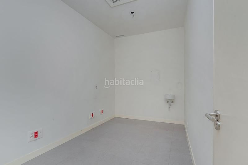 Foto aa65beb7-200b-4a1e-99cd-ba81ac301eab. Local comercial a calle polvoranca 9 a San Isidro Getafe