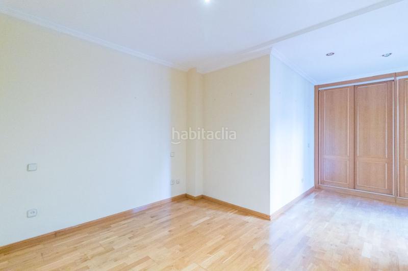 Foto 05284593-172c-4bcc-b3fc-aabf6aaf6d31. Pis a calle de raimundo fernández villaverde 43 a Madrid