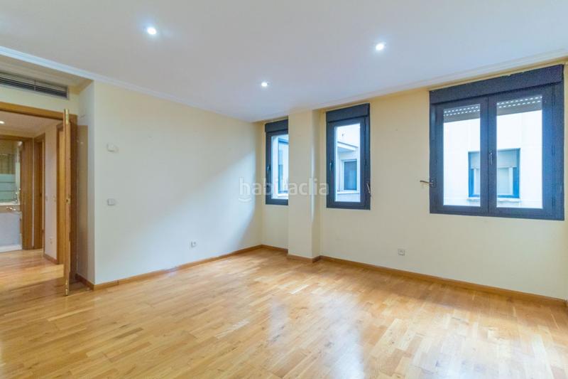 Foto 611afb92-c3d1-4dce-b15d-d2b2225c6a26. Pis a calle de raimundo fernández villaverde 43 a Madrid