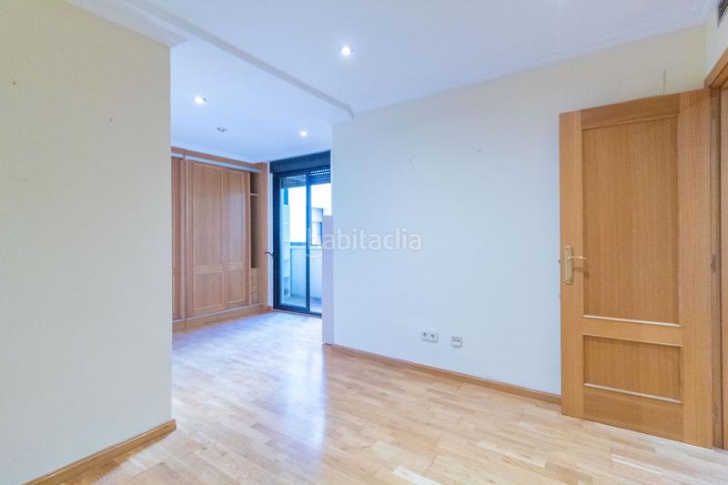 Foto 850d470a-9b43-46c8-ba5d-fe951e16fcbb. Pis a calle de raimundo fernández villaverde 43 a Madrid