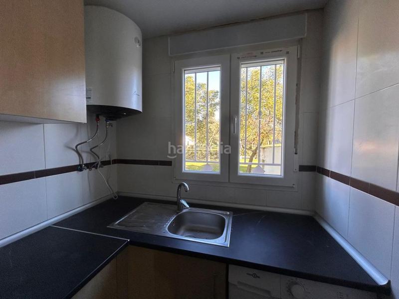 Foto f7637daf-5928-4a7b-a1d4-3c60c3b02601. Flat in barrio estación 18 in Yeles