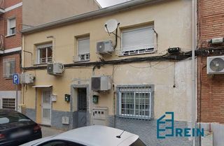 Flat  Calle fuente de la capona. Piso de 57 m2 con 3 dormitorios en villaverde bajo  periodo flas