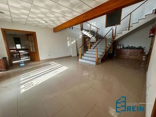 Rent Business premise in Carretera lominchar 1. Almacen en alquiler en recas