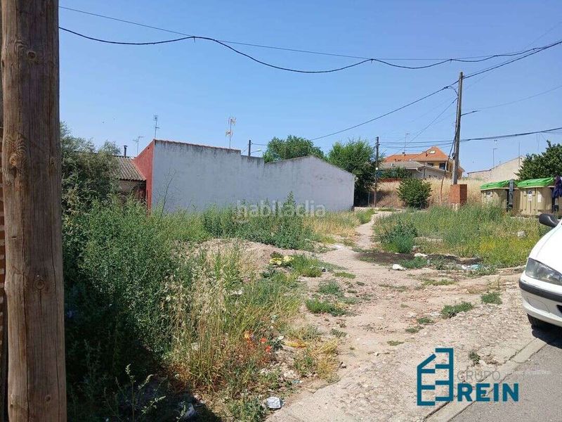 Foto f064bdd6-cfc7-43ca-9288-7869babb9c36. Terreny residencial a calle lominchar 18 a Recas
