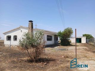 Miete Chalet in Recas. Alquiler de casa de campo con parcela en recas toledo