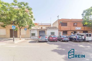 Casa  Plaza de españa 2. Oportunidad única en plena plaza de españa de yuncler! con 332 m