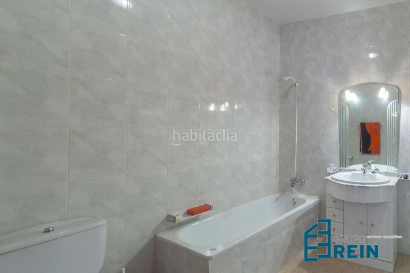 Foto 719d0355-d3d5-42b1-8345-a9231e6f9686. Casa a plaza eras 22 a Carranque