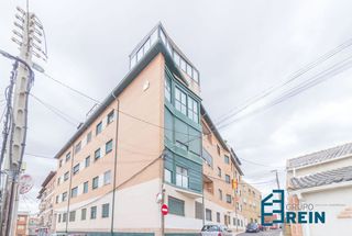 Flat in Calle villanueva 21 bis. Piso de 2 dormitorios situado en la primera planta de la calle v