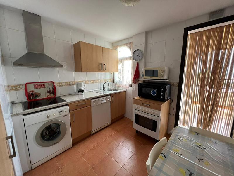 Foto 37925e6c-da78-4a37-8a84-5de6ec7c2fcc. Rent apartment with pool in Loma de los Riscos Torremolinos