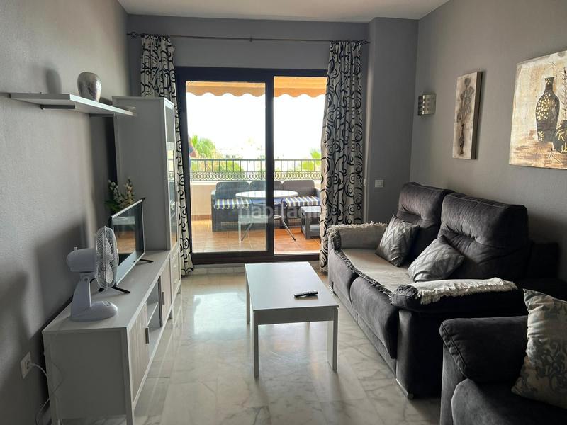 Foto 4986aee2-4b36-46ea-aa2b-ca37dab564fa. Rent apartment with pool in Loma de los Riscos Torremolinos
