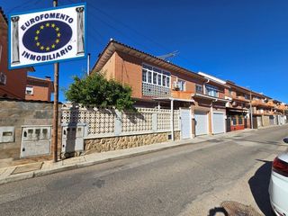Haus in Numancia de la Sagra. Eurofomento vende chalet pareado