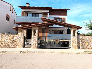 Chalet à Carrer santiago rusinol 13. Chalet en zona bonavista de navarcles