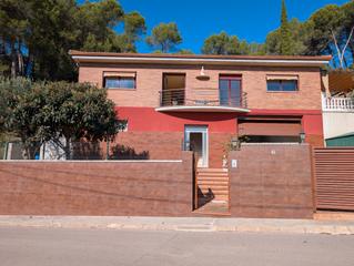 Chalet  Carrer cirerer 9. Precioso chalet en el mirador de montserrat