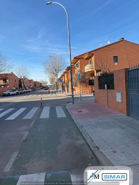 Foto b233c46f-22ef-4fb2-b44c-02a8983c0e42. Casa adossada amb aparcament a Los Robles Seseña