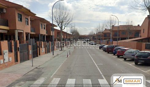 Foto bff73bc7-806d-45ab-8581-b0bf86ae084d. Casa adossada amb aparcament a Los Robles Seseña