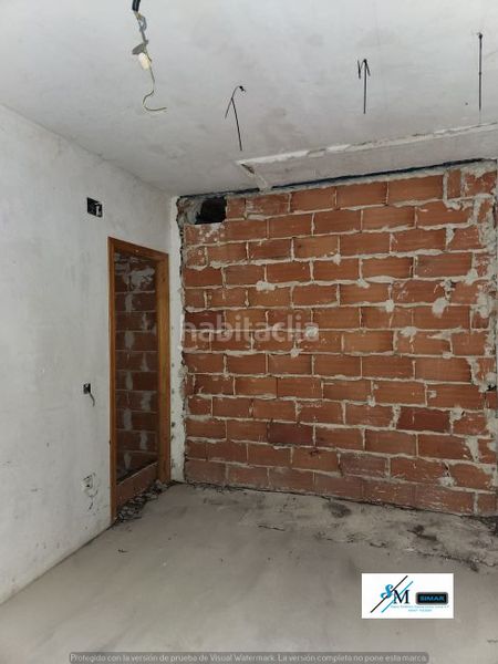 Foto af6e39fd-c6fd-43aa-b4b4-d2e5e1ceb8c6. Casa aparellada amb aparcament a Barcience