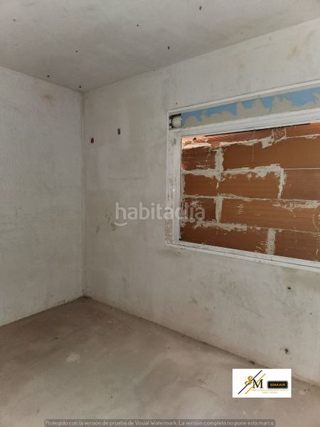 Foto c133bf1c-7abc-4995-bc6d-2aee4dae90ed. Casa aparellada amb aparcament a Barcience