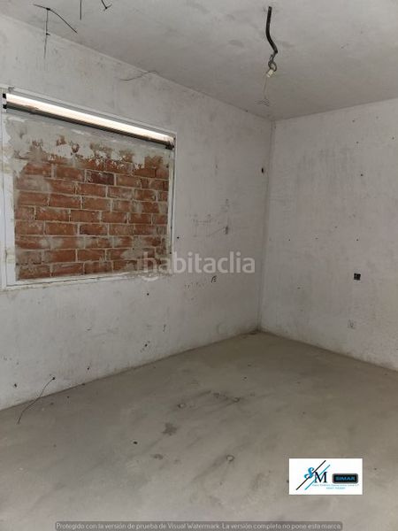 Foto f4bc2b41-0c5c-407a-9b74-99d044c1e7e0. Casa aparellada amb aparcament a Barcience