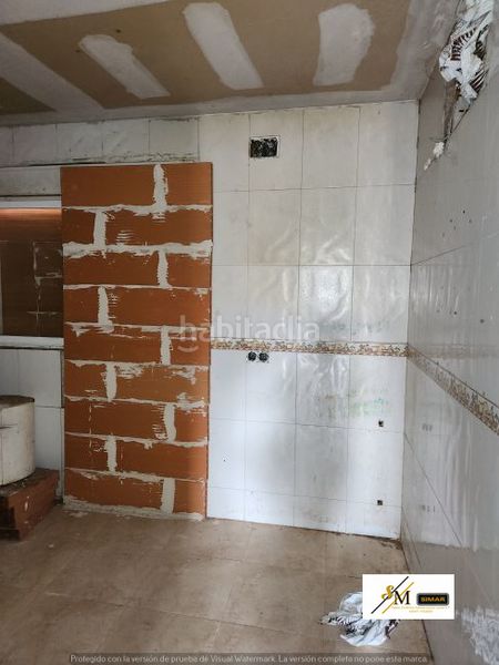 Foto f94fc38c-33a1-493b-92dc-b164b1bf891d. Casa aparellada amb aparcament a Barcience