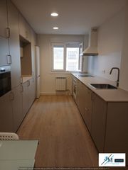 Location Appartement  Avenida del río boladiez. Piso amueblado recien reformado