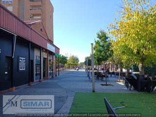Location Local commercial  Paseo federico garcía lorca. Local comercial en el paseo peatonal