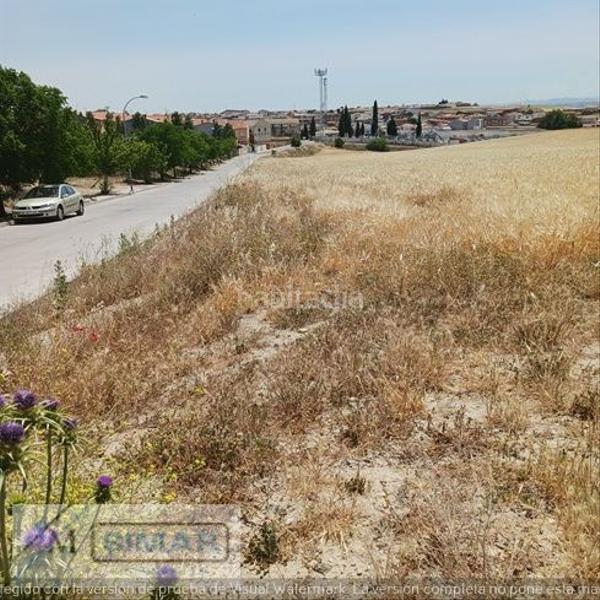 Foto c4c2cf74-6bbe-4ccf-ba56-967c8fd60e78. Terreno residencial en Recas