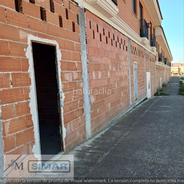 Foto 4c6b952e-f2ff-421b-b150-53b1f8031b1e. Local commercial dans Recas