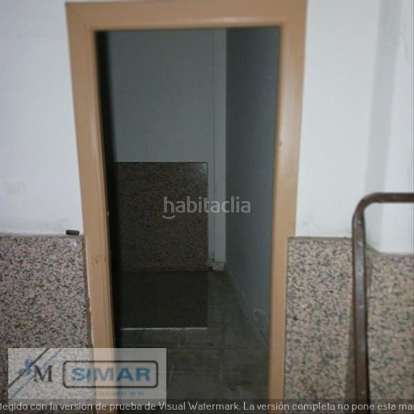 Foto 681ffec7-9a32-4118-9c17-c4d3a0e0f4a0. Local commercial dans Recas