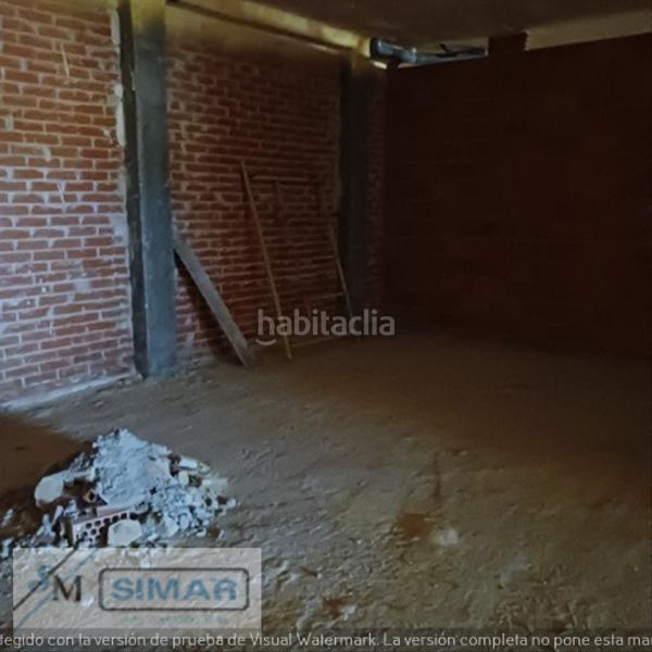Foto 9f2e70c0-8e55-4025-b39e-d3a042793550. Local commercial dans Recas