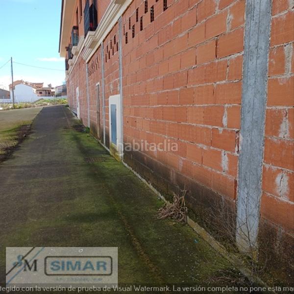 Foto c6474e4b-21b1-47dd-9bcd-b9d35ca17360. Local commercial dans Recas