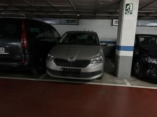 Lloguer Aparcament cotxe  Fadrell. Garaje en alquiler en avda. casalduch.