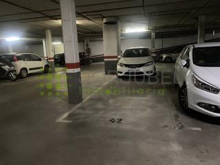Parking coche en Zona Avenida del Mar. Garaje en venta en este  av. del mar.