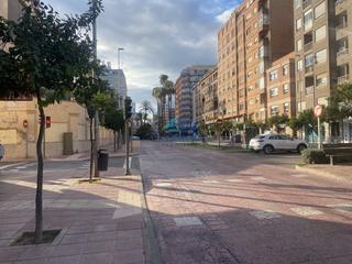 Lloguer Oficina a Zona Avenida del Mar. Oficina en alquiler en este  av. del mar, 4 dormitorios.