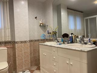 Xalet a Estadio Castalia. Chalet en venta en urbanización raco de la torreta, 6 dormitorio