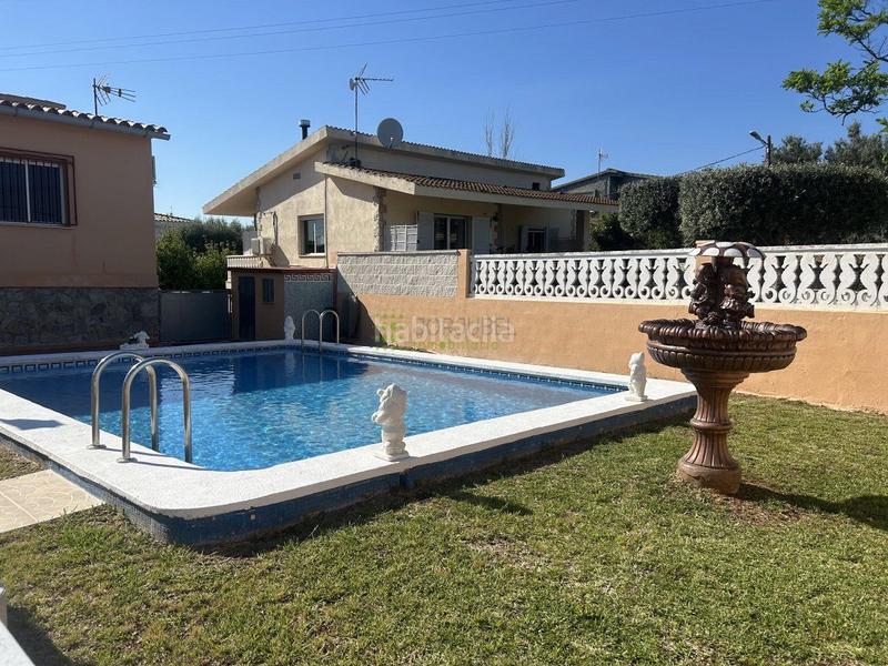 Foto a65e8f1a-34c1-48aa-8398-0d2235d257ac. Xalet amb calefacció aparcament piscina a El Grao Castellón de la Plana