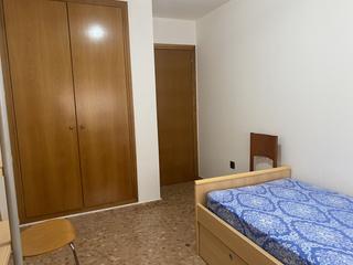 Lloguer Pis  Prim. Piso en alquiler en centro, 2 dormitorios.