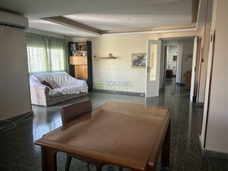 Piso  Aulas. Piso en venta en plaza mª agustina, 7 dormitorios.