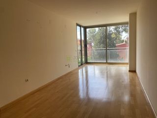 Piso  Bucarest. Piso en venta en este, 2 dormitorios.