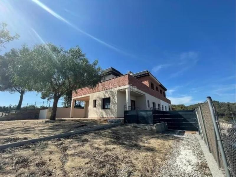 Foto 60987777-65c2-483d-9e05-3014ae439326. Casa aparellada amb calefacció aparcament a Sant Muç Rubí