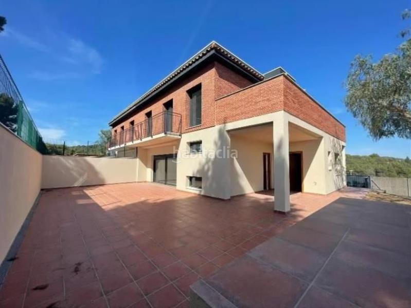 Foto 36b9113b-5f08-44e4-b6af-9c4d4c9c645e. Casa pareada en Sant Muç Rubí