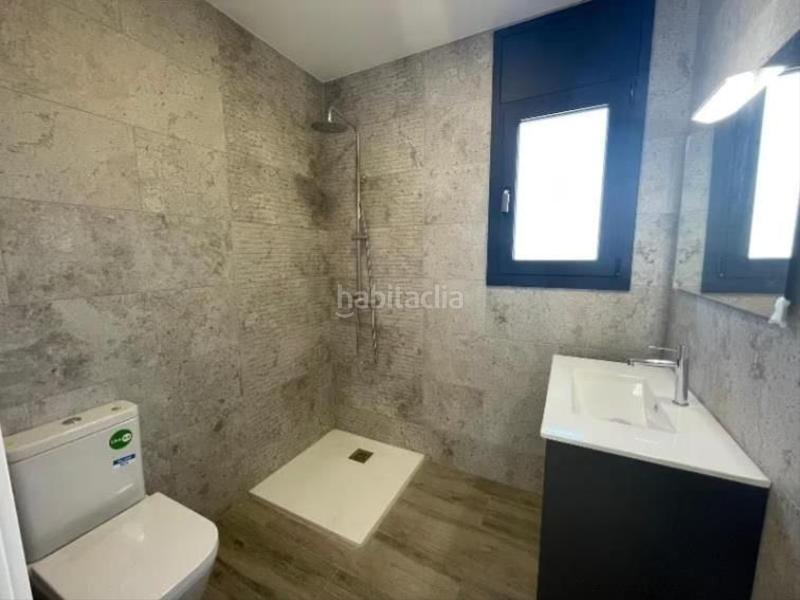 Foto c051dd15-f57a-43a5-9689-e5bfd1834f73. Casa pareada en Sant Muç Rubí