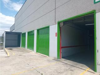 Miete Fabrikhalle in Can Roses. Nave industrial