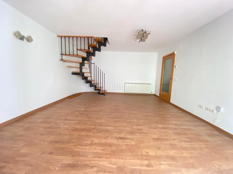 Foto 56a0f317-2376-4963-9e78-f0a836c1fd66. Dúplex amb calefacció aparcament a Zona Nord Rubí